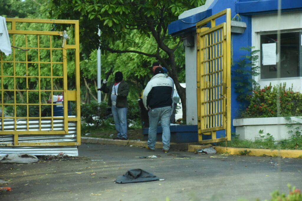 UNANManagua paramilitares La prensa